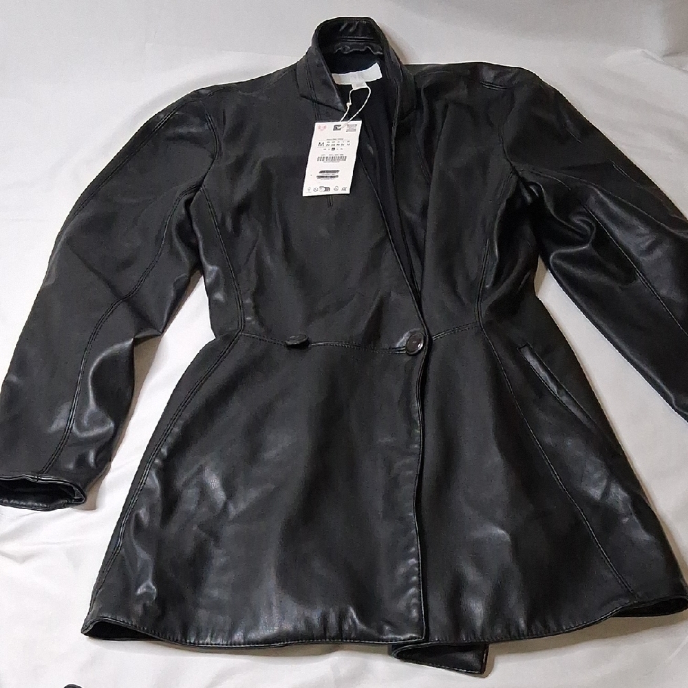 Zara Women's Black Leather Jacket - Picture 2 of 6